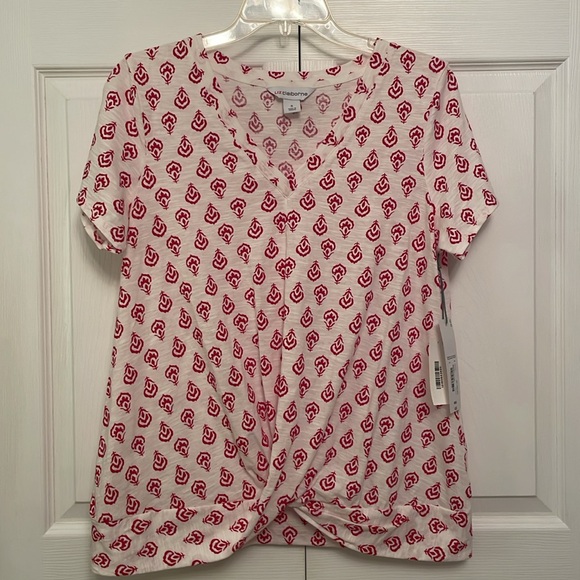 NWT $32 Liz Claiborne Red & White Pattern Pullover Top with Twist Front Small - Picture 4 of 11